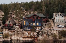 180 Degree View Of The Lake | SPA + A/C!