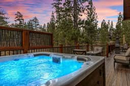 Bear Creek Lodge, Hot Tub near Snow Summit