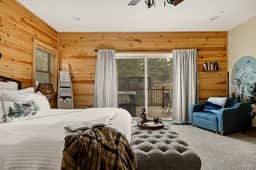 Bear Creek Lodge, Hot Tub near Snow Summit