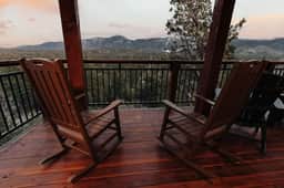 Cliffhanger Cabin, Near Snow Summit w/ Hot Tub