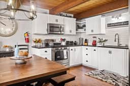 Guest FAV Luxury Sun Chalet w Hot Tub, BBQ