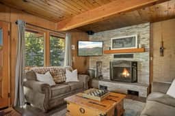 Hidden Pines - Hot Tub, BBQ & Pool Table