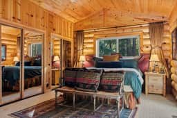 Honeycomb Hideaway| Hot Tub & Sauna, Large Yard