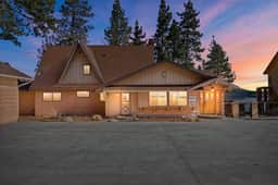 Lakefront Pines w/ Hot Tub, w/ Panoramic Views