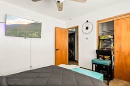 Lil' Oso Bonita Cabin | Walk 2 the Village, Games & SPA