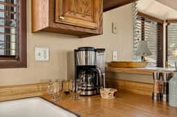 Maple Lane w/ Hot Tub & EV charger, Pet Friendly
