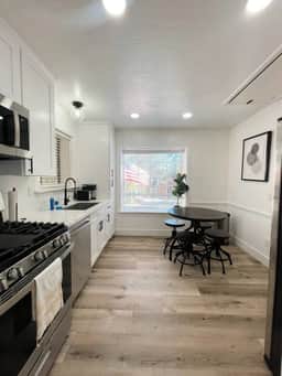 Maple Reserve, 2BR Cabin near Lake & Ski Trails