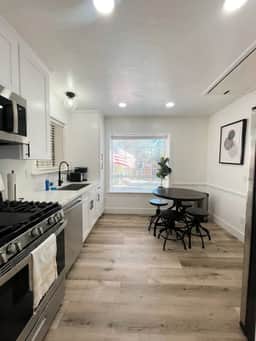 Maple Reserve, 2BR Cabin near Lake & Ski Trails