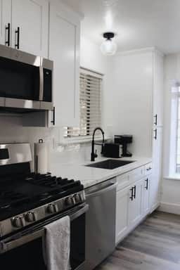 Maple Reserve, 2BR Cabin near Lake & Ski Trails