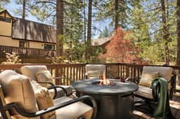 Mellow Mountain Hideaway, Hot Tub and Firepit