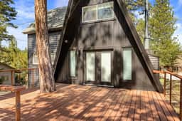 Midnight Chalet A-Frame | Spa ~ Fireplace ~ BBQ