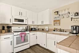 Mtn-View Condo Near Snow Summit w/ Fireplace & Deck