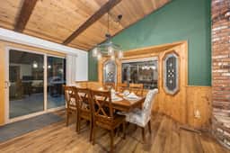 Nest and Needles: Perfect Nature Retreat with Hot Tub