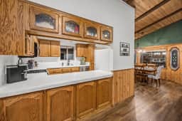 Nest and Needles: Perfect Nature Retreat with Hot Tub