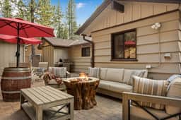 Pinecone Den| Hot Tub Near Slopes in Fox Farm