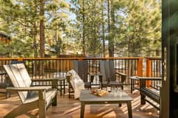 Shadow Wood Lodge, w Hot Tub near Ski Slopes