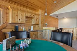 Sky High Ultimate Lodge, Hot Tub & Lake Views