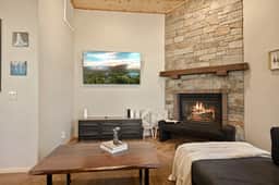 NEW 3BR Starlight Haus w EV Charger & Fireplace