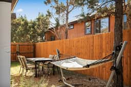 NEW 3BR Starlight Haus w EV Charger & Fireplace