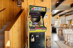 Taylor Ski Barn Near Bear Mtn w Games, Hot Tub