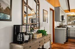 Timber & Tide Retreat in Fox Farm w Hot Tub & Games