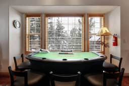 Treetop Oasis, Lux 5BR w Spa, Lake Views, EV & AC