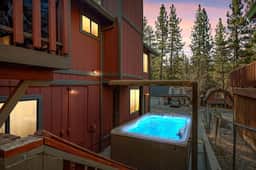 Wildwood Chalet, 5 Mins to Ski Resorts w/Game Room