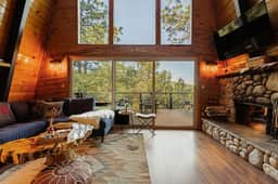 Cozy A-Frame vibes w. Lake & Ski views, AC