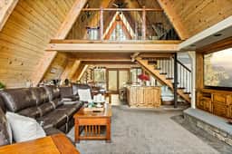 Treehouse Cottage A-Frame + Games + Spa + BBQ