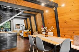 2BR Mid Century Retreat • Pets, Hot Tub, BBQ