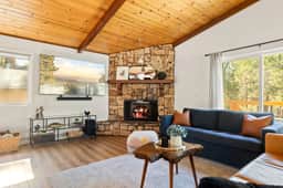 Mont Moderne, 5 Minutes to Ski Resorts & Hot Tub