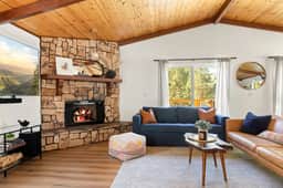Mont Moderne, 5 Minutes to Ski Resorts & Hot Tub