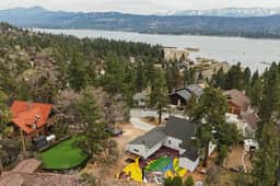 Lakeside Lodge - Deck Views, Golf, Basketball, Spa