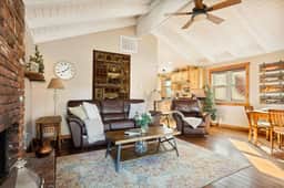Alpine Crest, BBQ & Fully Fenced Pet Friendly