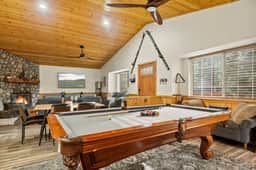 Enchanted Log Grove, Hot Tub, EV, Pool Table