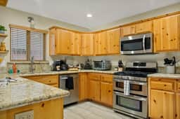 Enchanted Log Grove, Hot Tub, EV, Pool Table