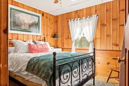 Tree Top Ranch w/ Hot Tub & Walk to the Village