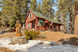 Tree Top Ranch w/ Hot Tub & Walk to the Village