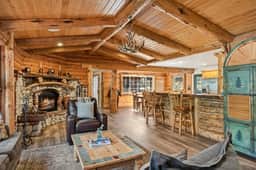 Hidden Bridge Cabin, w/ Hot Tub near the Village