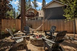 Brooklyn’s Cabin | Hot Tub, Fire Pit, Near Trails