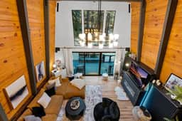 Serenity Cabin, Walk to Slopes, Hot tub, Fire Pit