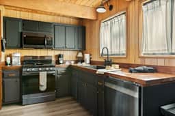 Silver Coyote - Slope views, firepit, golf course