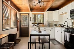 Solheim Lodge | Hot Tub, Fire Pit, EV Charger, Pets