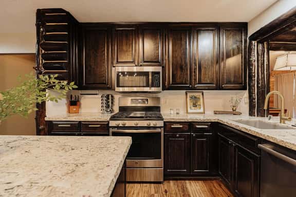Stylish Sylvan Glen Chalet w  Hot Tub, Pool Table - Image 1