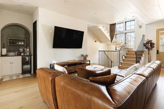 Custom Lux Cabin, Lake Views, Spa & Game Room - Image 1