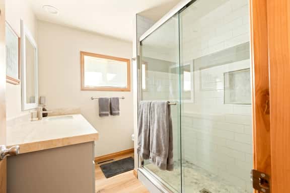 Prime Lakeside Paradise Escape & SPA - Image 1