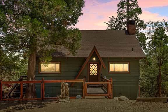 *NEW* 3BR Mountain Sanctuary w Foosball & Epic Views - Image 1