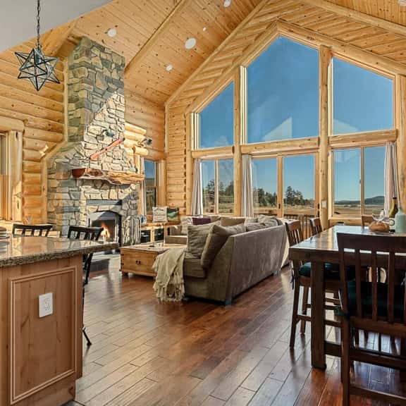 Luxurious Coyote Flat w/ Lake Views & Game Room - Image 1