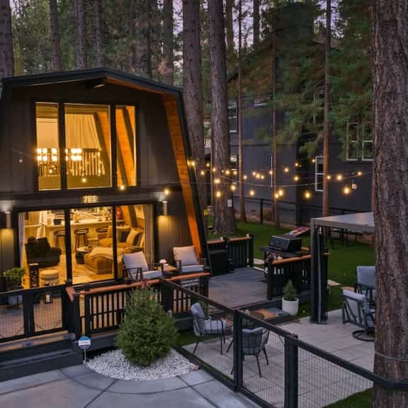 Serenity Cabin, Walk to Slopes, Hot tub, Fire Pit - Image 1