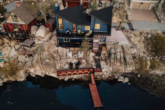 180 Degree View Of The Lake | SPA + A/C!